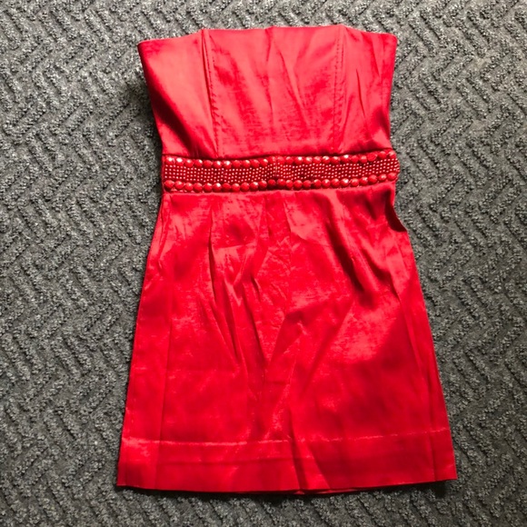 Chic Strapless Red Dress with Beaded Detail - Picture 8 of 8